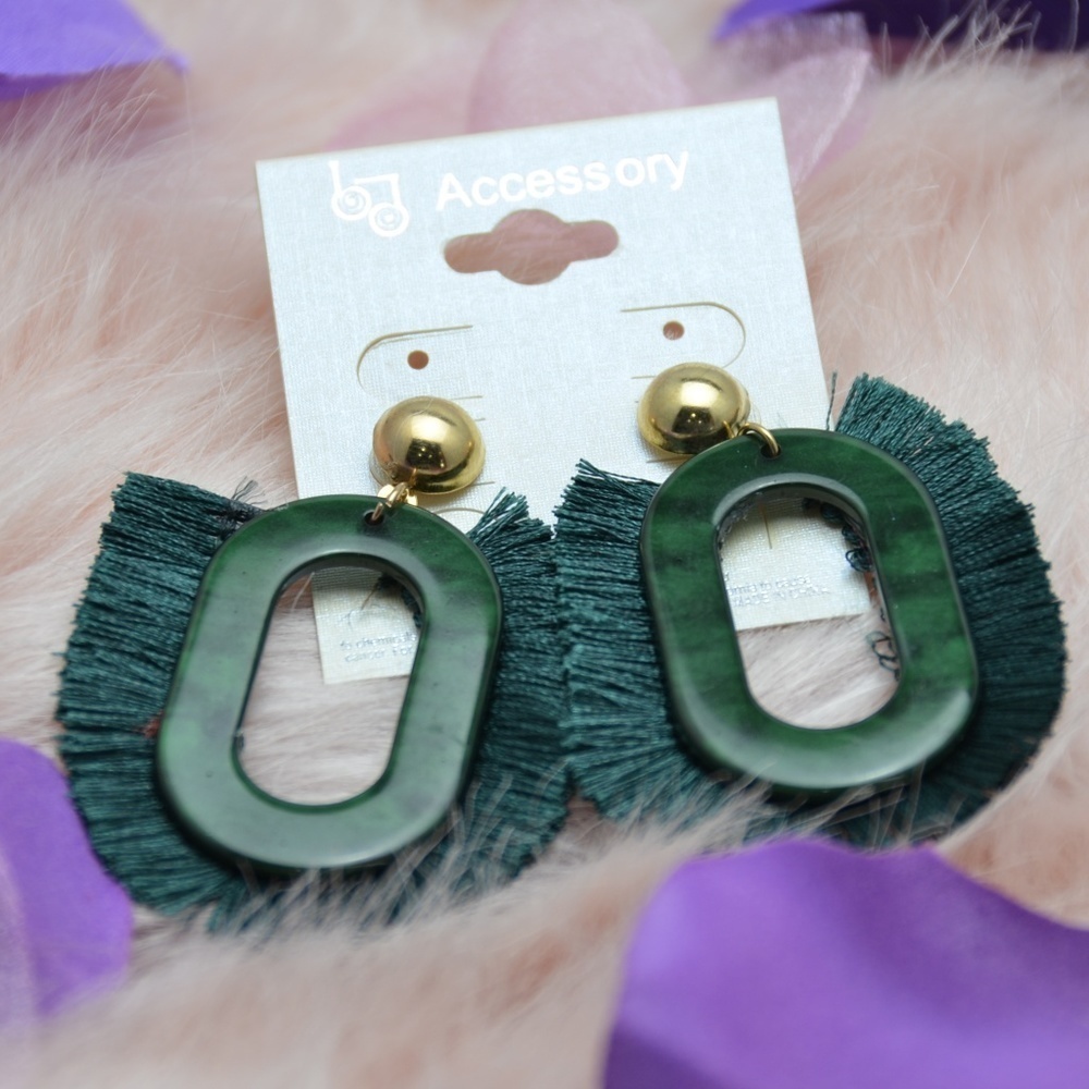 Earrings - Picture 1 of 1